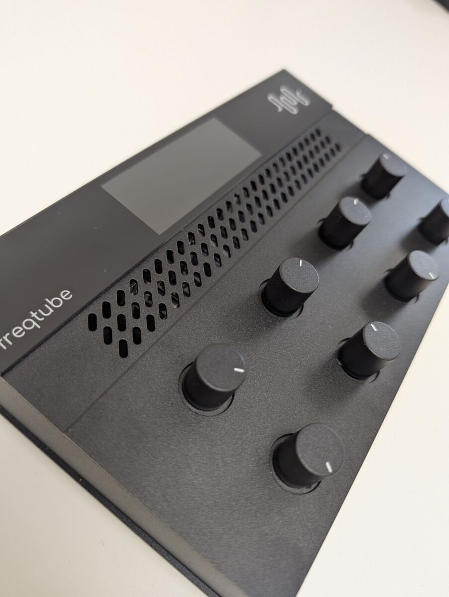Procesor audio Freqport FPT-1, 4 kanale analoge me tuba, deri 192 kHz, i zi