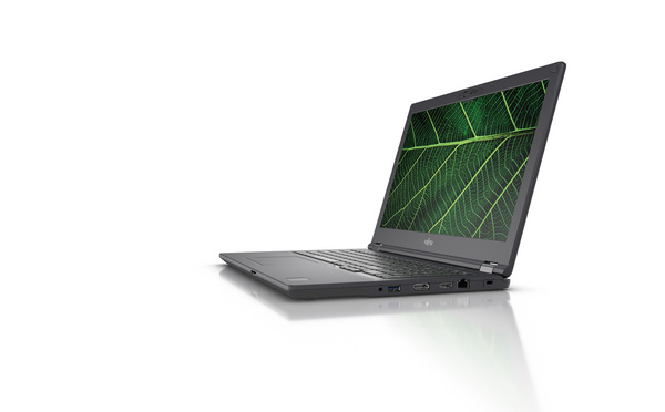 Fujitsu LIFEBOOK E5511, 15.6", 8 GB RAM, 256 GB SSD, Intel® Core™ i5, Intel Iris Xe, i zi