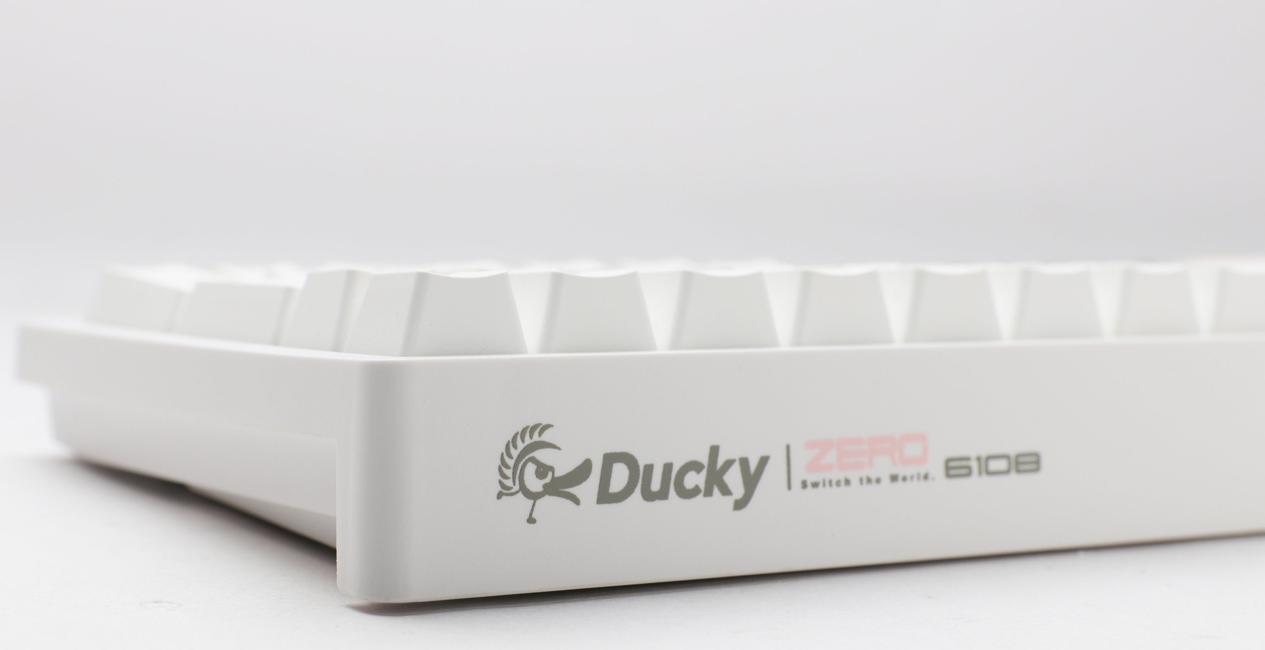 Tastierë gaming Ducky Zero 6108 Pure White, wireless, RGB, Cherry MX2A Red, US ANSI, e bardhë