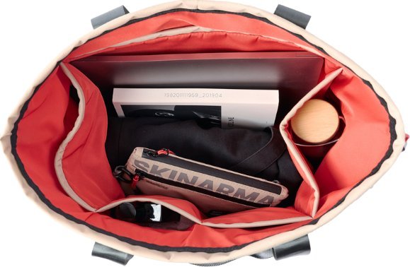 Çantë shpatullash SKINARMA Fardel Tote, e gjerë, rezistente ndaj ujit, bezhë