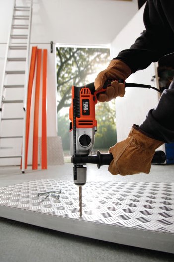 Stërvitëse me goditje Black&Decker KR1102K, 1100W, 13mm, portokalli