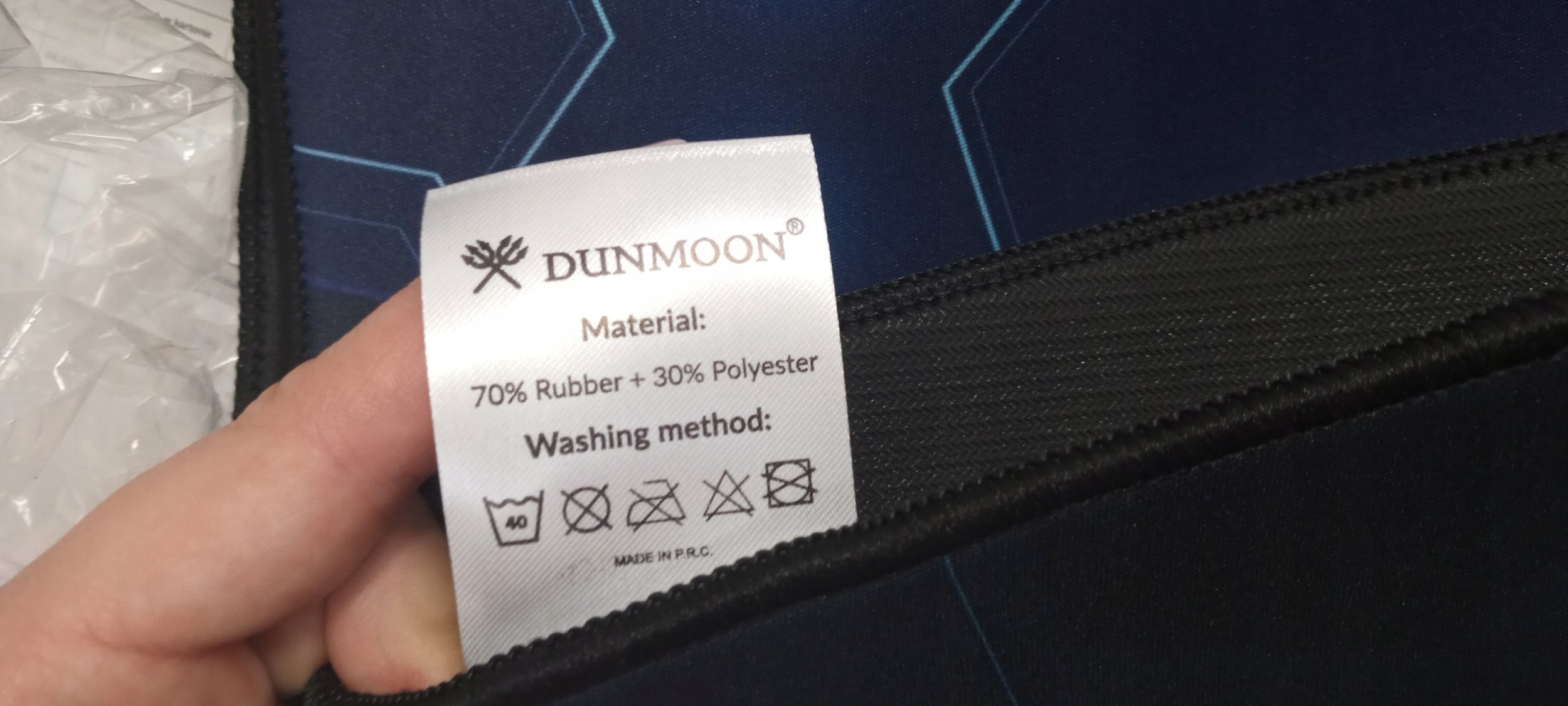 Tapet gaming për karrige Dunmoon 25956, 120 cm, efekt kundër rrëshqitjes, i zi
