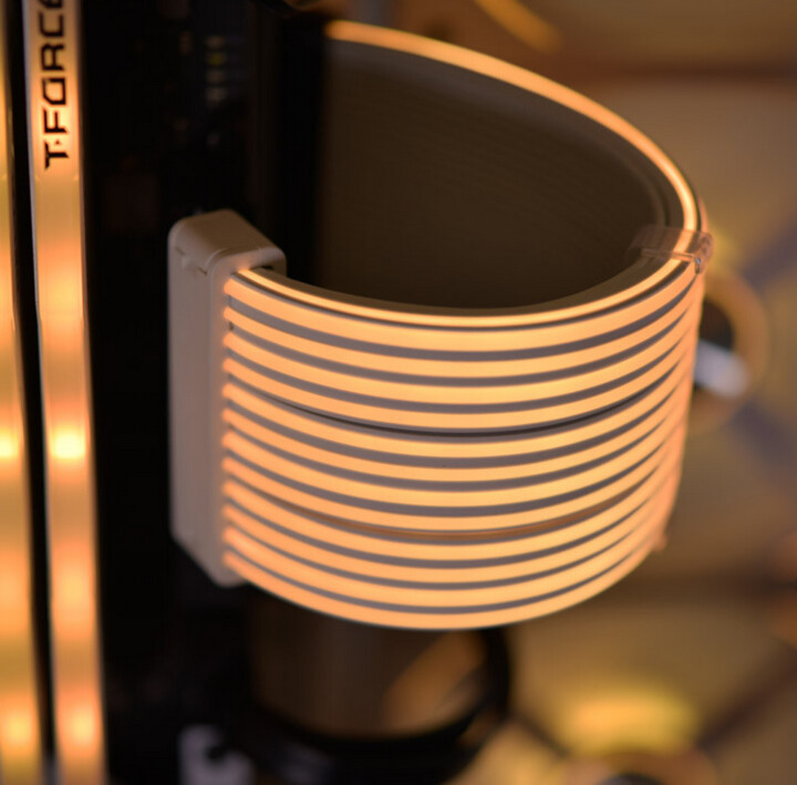 Kabllo LIAN-LI Strimer Plus V2 24-Pin RGB