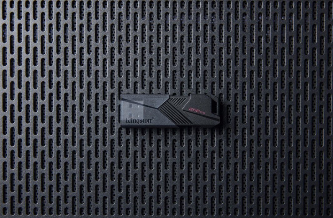 USB Kingston Data Traveler Exodia, 64 GB, e zezë