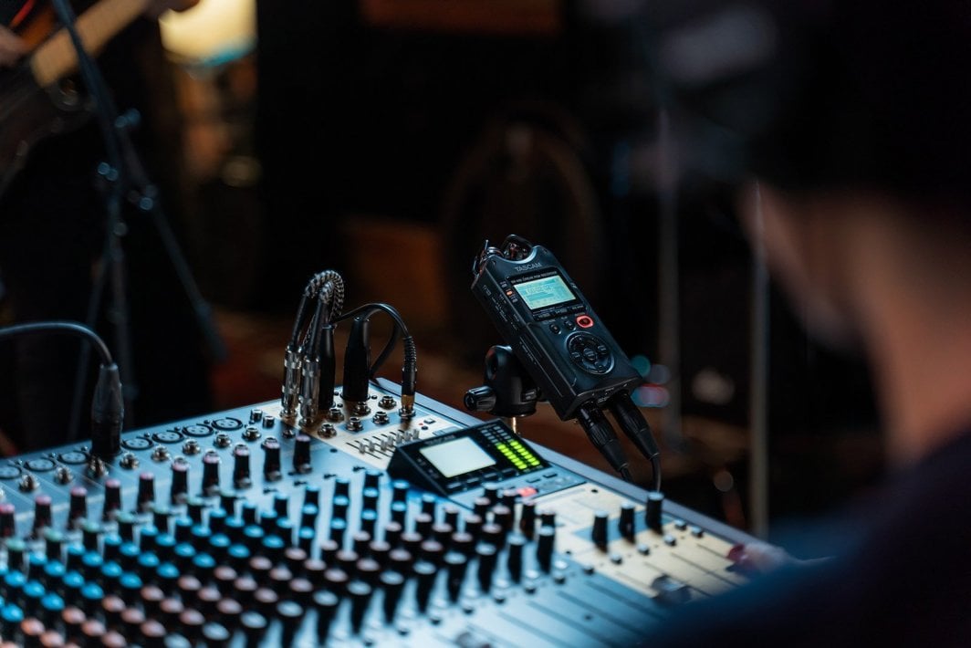 Regjistrues audio portativ Tascam DR-40X, 4 kanale, mikrofon stereo, i zi