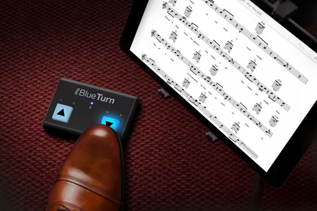 Pedal Bluetooth IK Multimedia iRig BlueTurn, për kthim faqesh, me butona të ndriçuar, blu