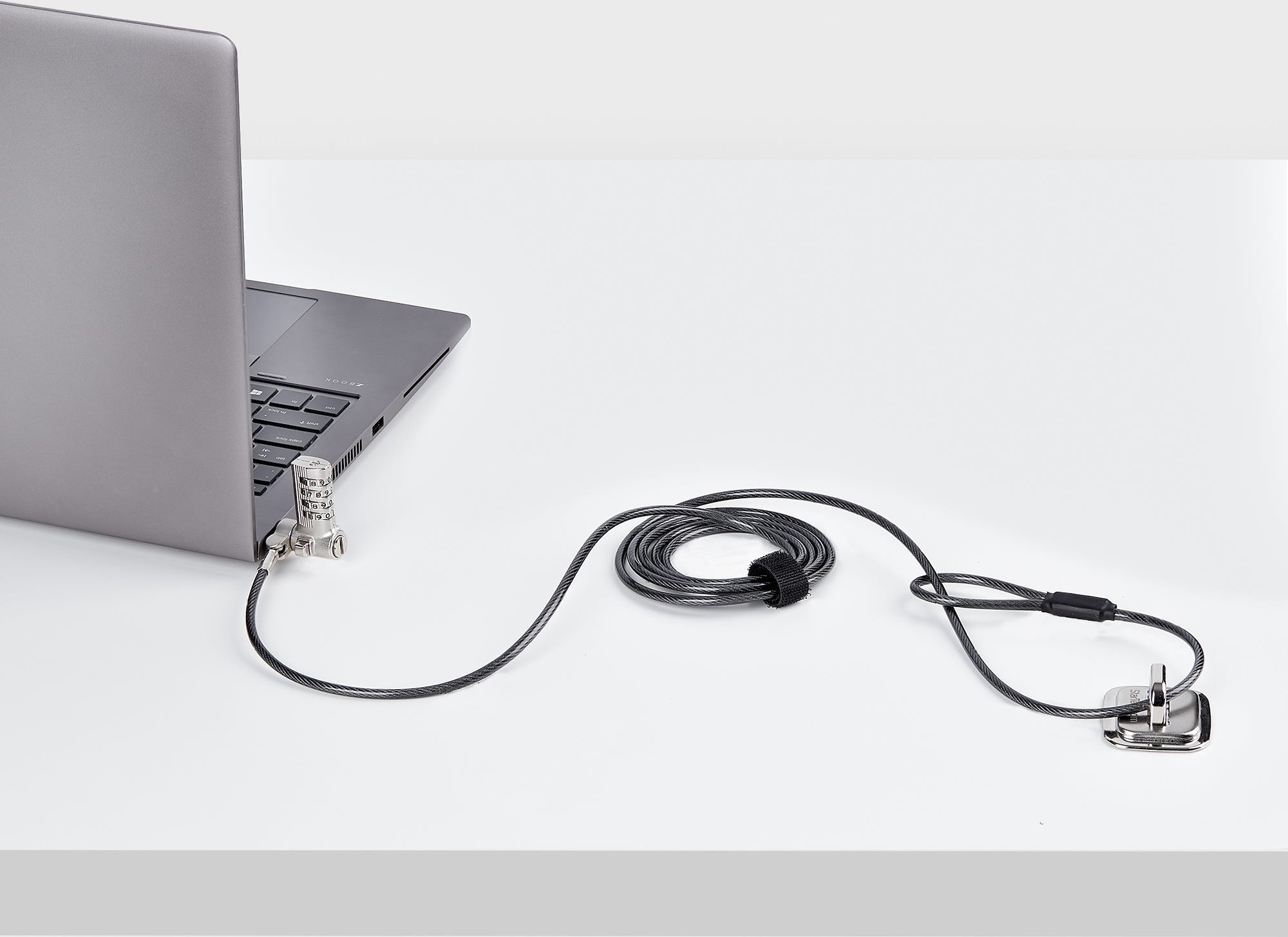 Kabllo sigurie për laptop StarTech.com Universal, 2m, bravë me kombinim, argjendtë