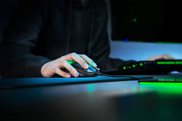 [OUTLET] Maus Razer DeathAdder V2, i zi, II