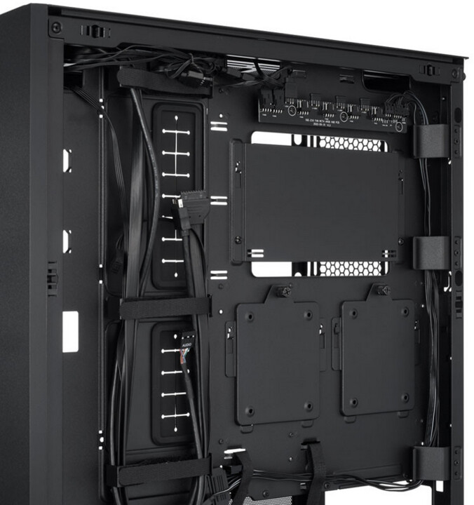 Kasë LIAN-LI LANCOOL 216, ARGB, i zi