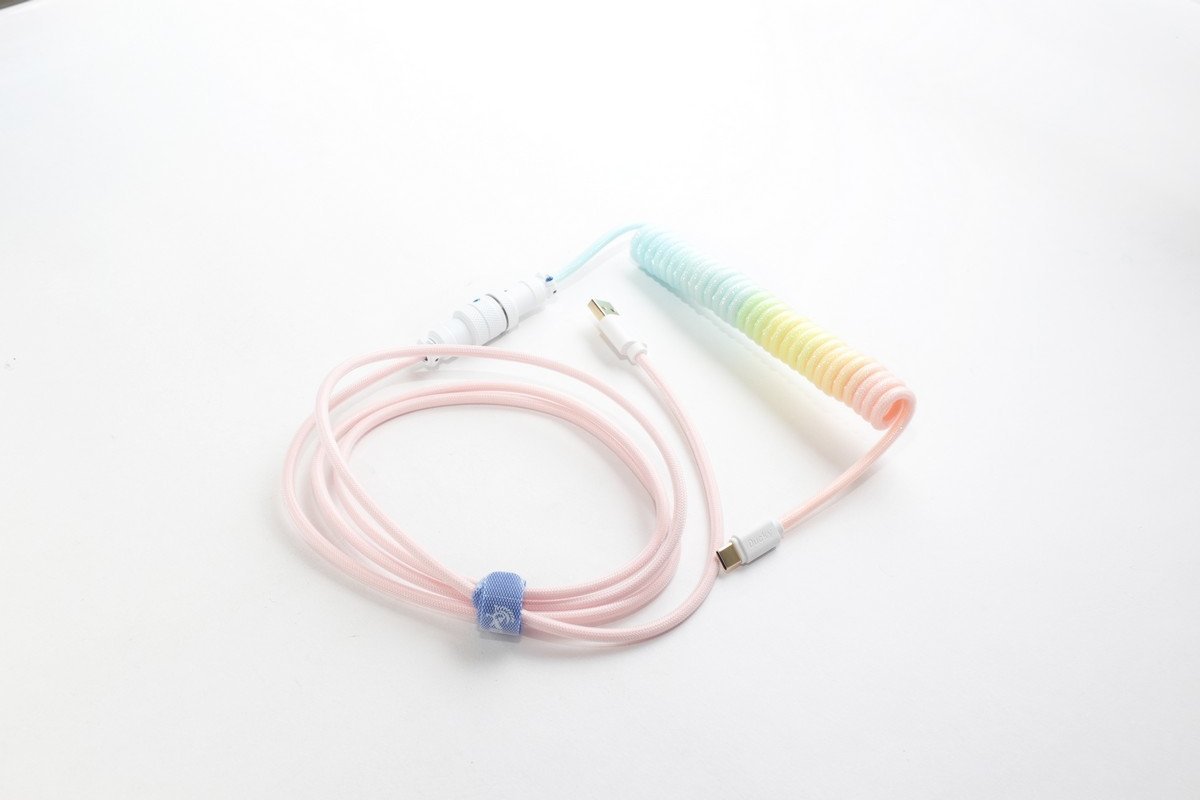 Kabllo spirale për tastierë Ducky V2 Cotton Candy, USB A në USB C, me lidhës aviacioni, shumëngjyrëshe