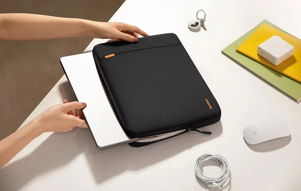 Futrollë laptopi Tomtoc Defender A13, 14", me xhep aksesorësh, e zezë