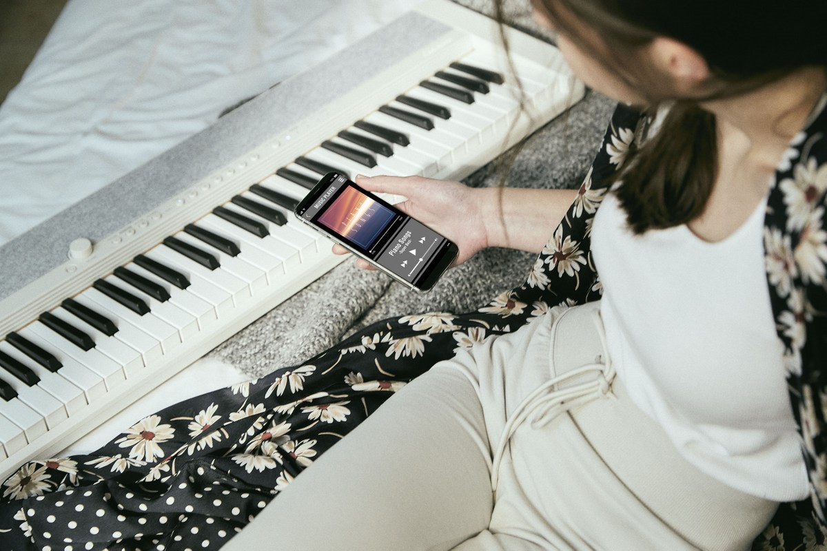 Tastierë Casio Casiotone CTS1, 61 taste, Bluetooth, e bardhë