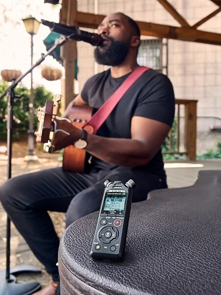 Diktafon Olympus LS-P5, i zi