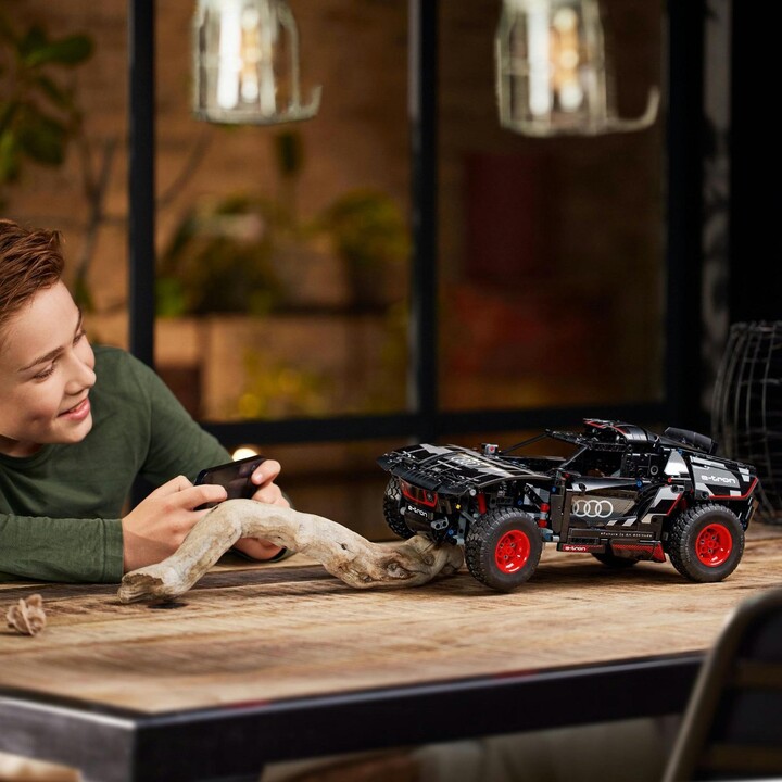 Set LEGO® Technic 42160 Audi RS Q e-tron, 914 copë