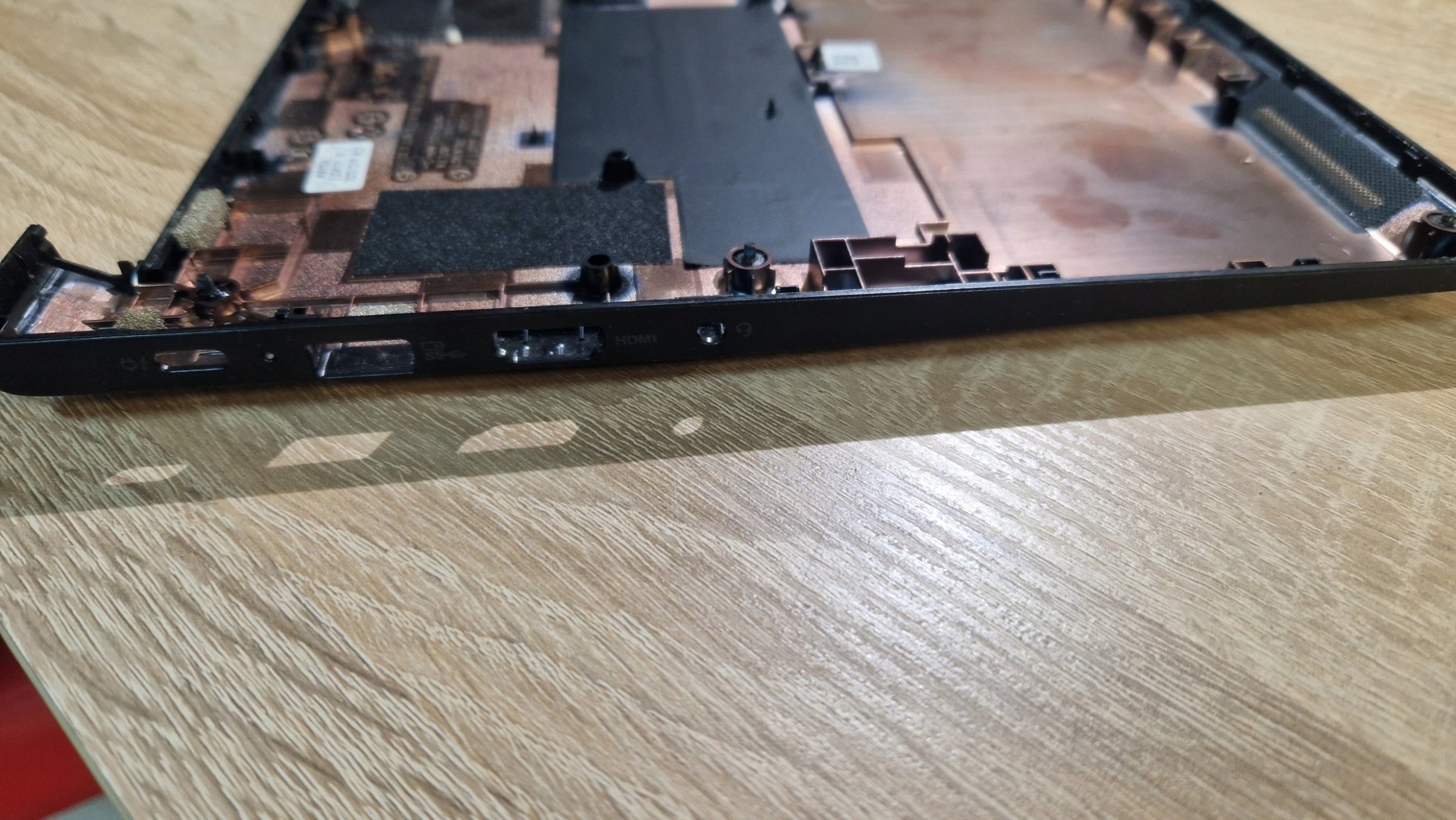 Kapak i poshtëm laptopi Lenovo 5CB0Z69219, për ThinkPad E15 G2, i zi