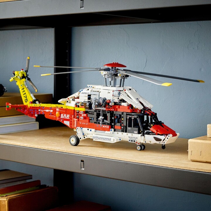 Set LEGO® Technic 42145 Airbus H175 Rescue Helicopter, 2001 pjesë