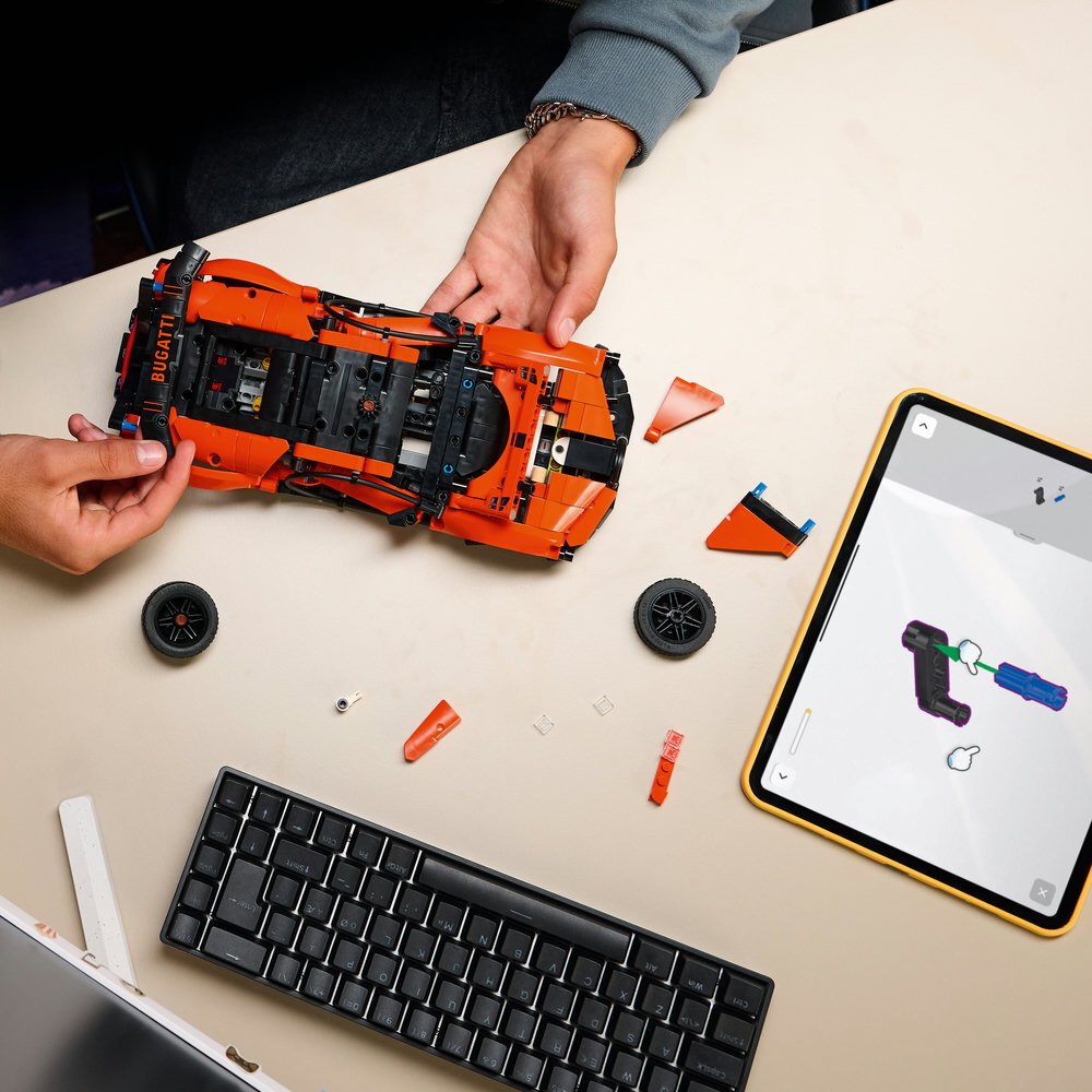 Lodër ndërtimi LEGO Bugatti Chiron Pur Sport 42222, set ndërtimi, makinë sportive, shumëngjyrëshe