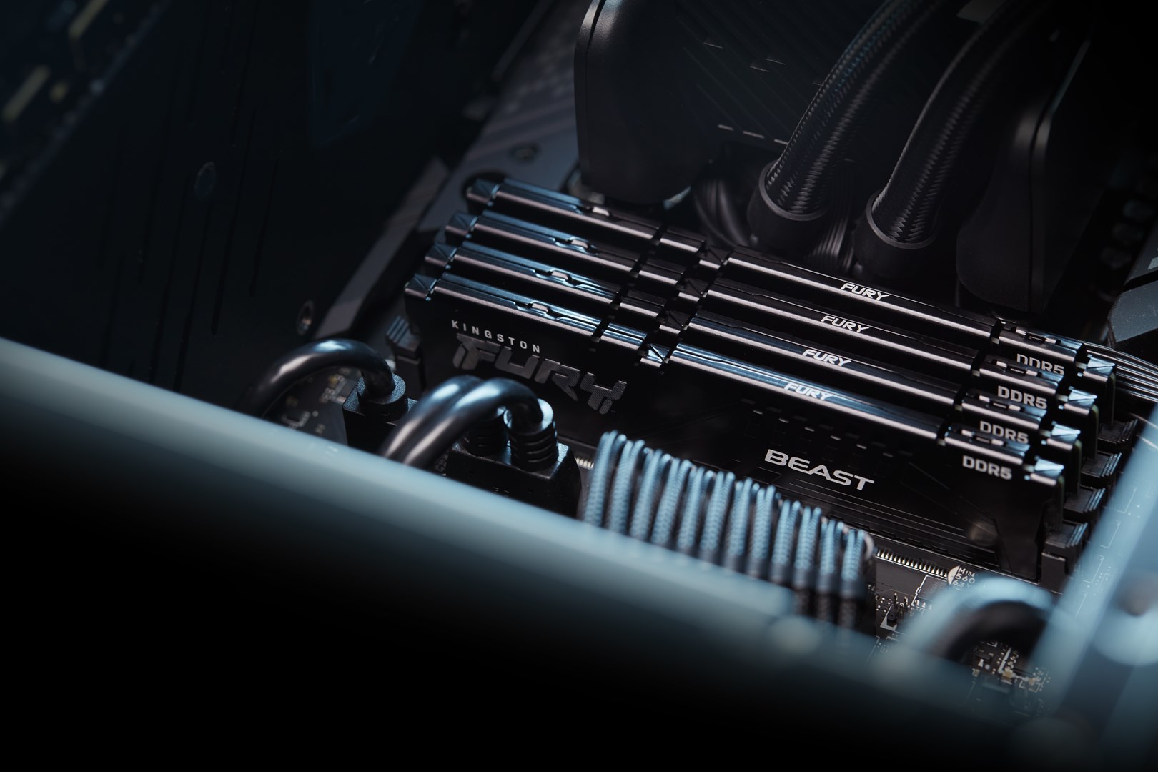 Memorie RAM Kingston FURY 64GB 5600MT/s DDR5 CL36 DIMM (2 x 32 GB) Beast EXPO