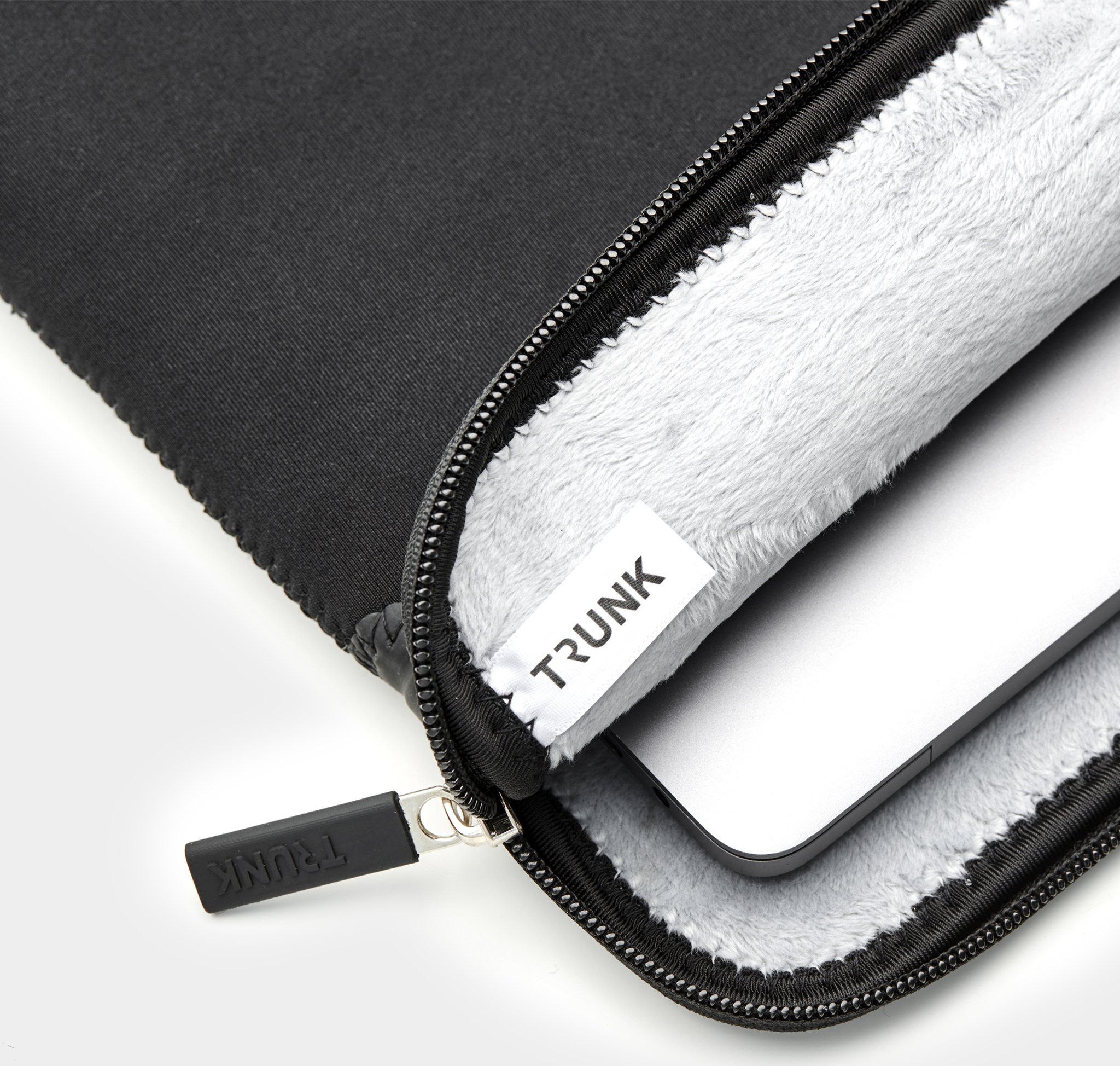 Futrollë Trunk Case MacBook Pro Sleeve, 16", neopren, e zezë