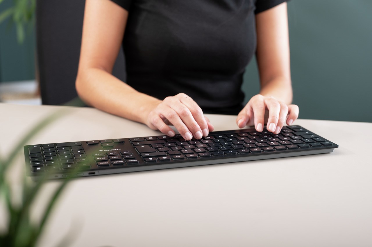 Tastierë CHERRY KW 9100 SLIM, Pa kabllo, QWERTZ, e zezë/e argjendtë