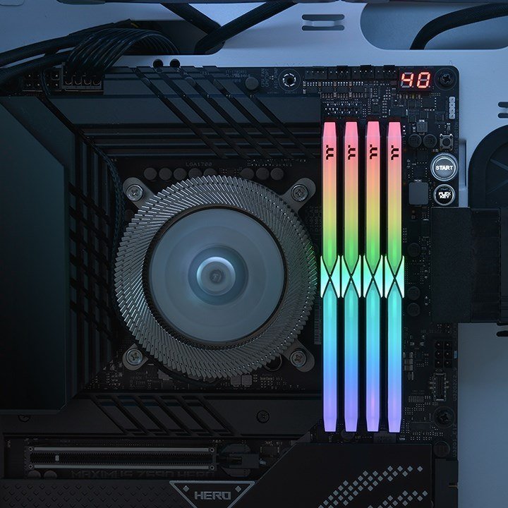 Memorie Thermaltake Toughram XG RGB, DDR5, 32 GB, 8000 MHz, CL38, RG33D516GX2-8000C38B