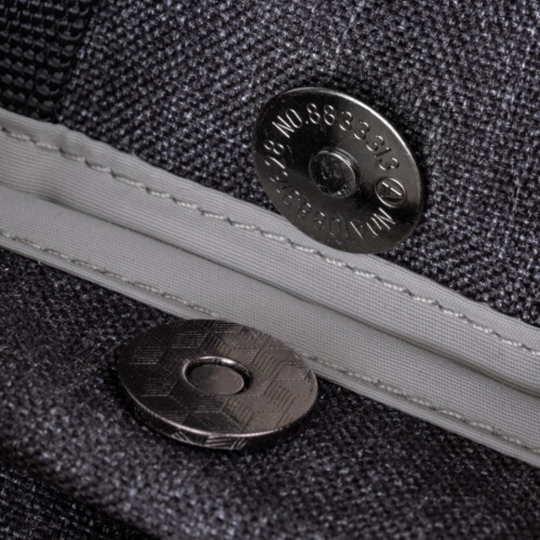 Çantë RivaCase për tablet deri në 8", e zezë