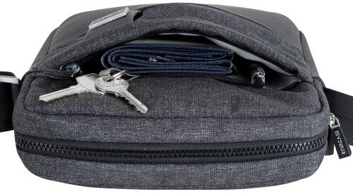 Çantë RivaCase për tablet 11'', e zezë