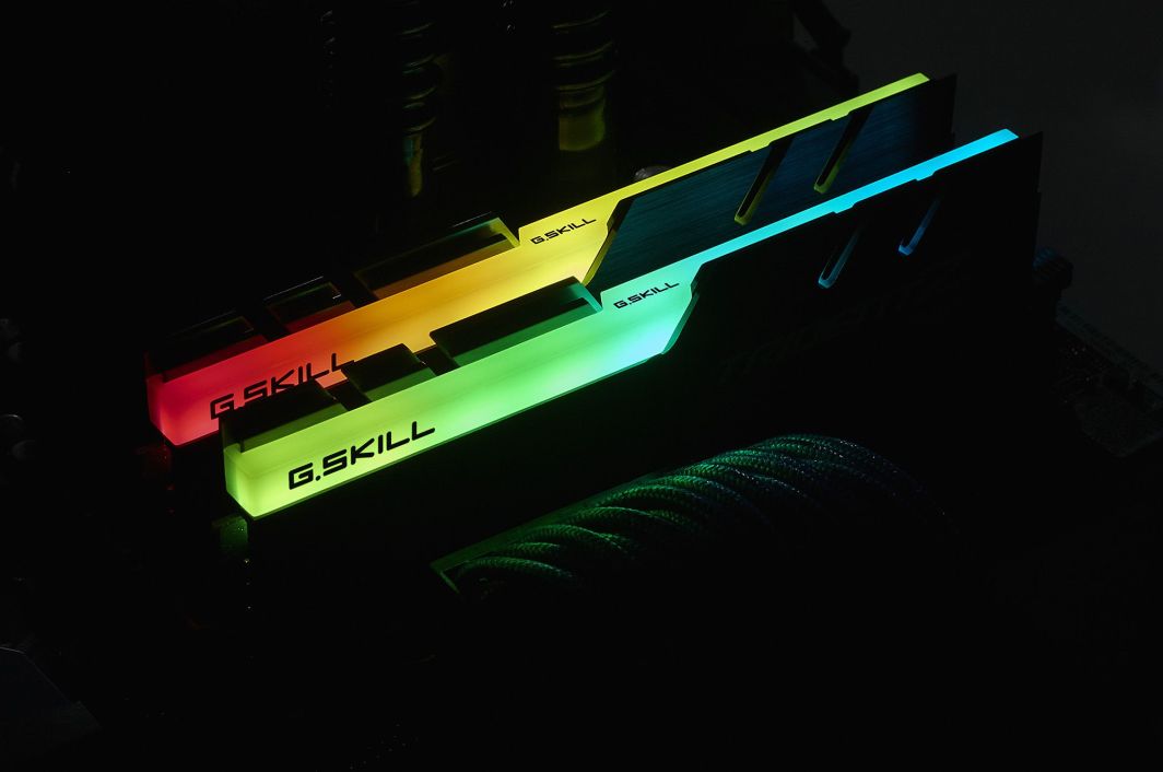 Memorie G.Skill Trident Z RGB, DDR4, 32 GB, 3200 MHz, CL16, F4-3200C16D-32GTZR