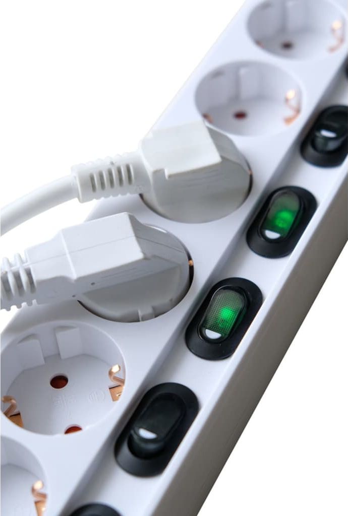 Shirit за струја Brennenstuhl Socket Line, 6 приклучници, кабел 2 m, бел