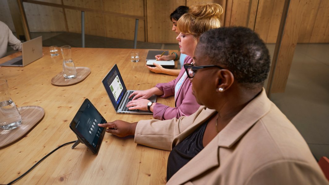 Laptop HP EliteBook 845 G11, 14", AMD Ryzen™ 5 8540U, 16GB RAM, 512GB SSD, AMD Radeon™ 740M Graphics Card