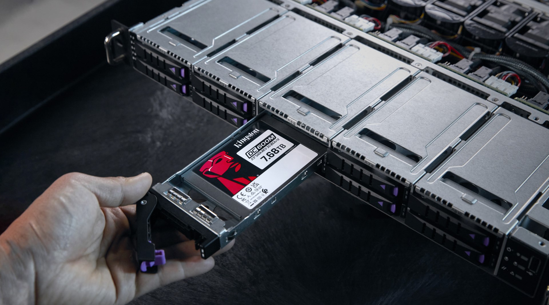 Disk SSD kingston Technology 7680G DC600M, 2.5", 7.68 TB