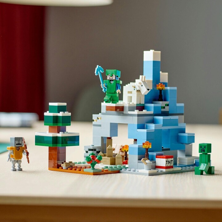 Set LEGO® Minecraft 21243 Ice Mountains, 304 pjesë