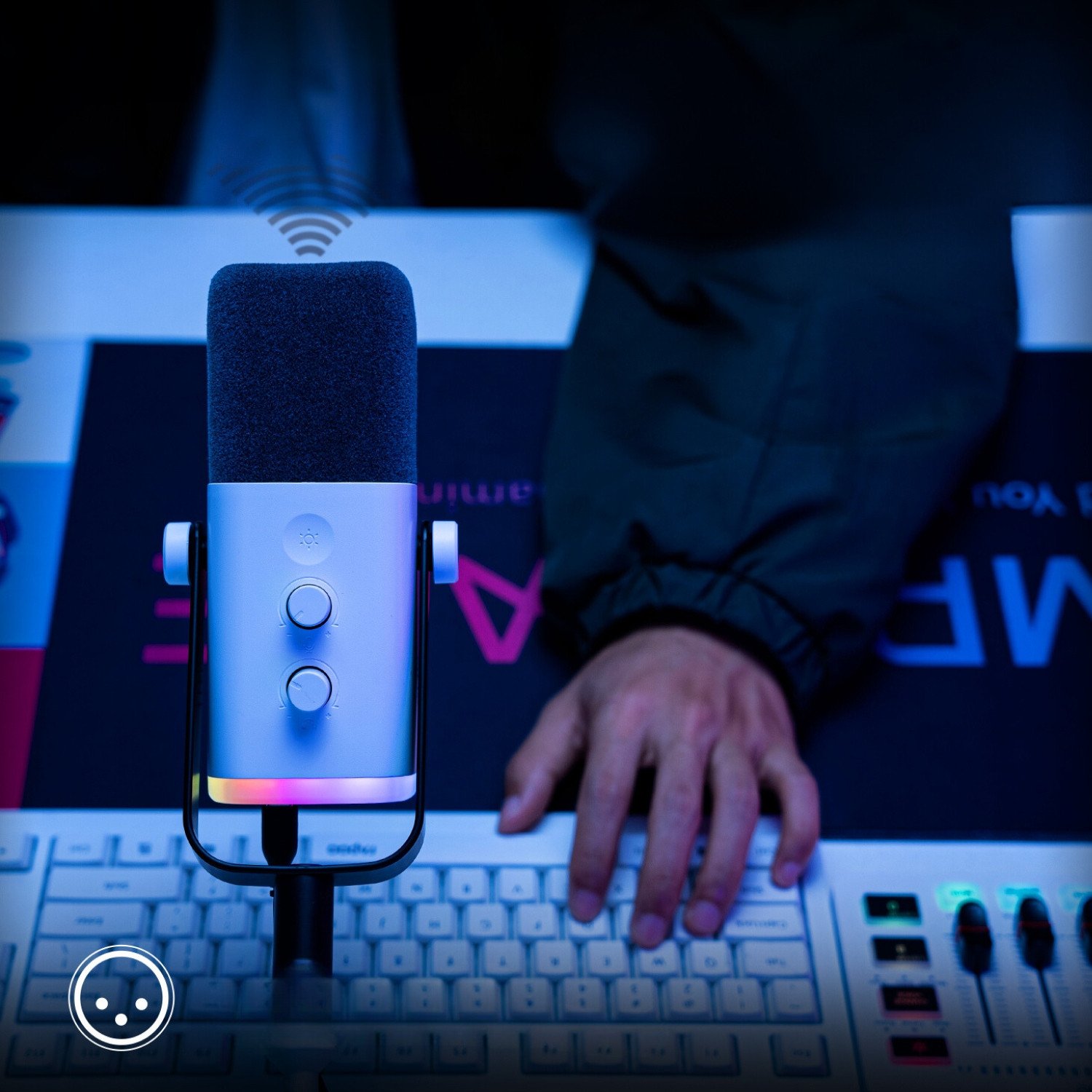 Mikrofon dinamik Fifine TAM8W, XLR USB, me boom arm, i zi