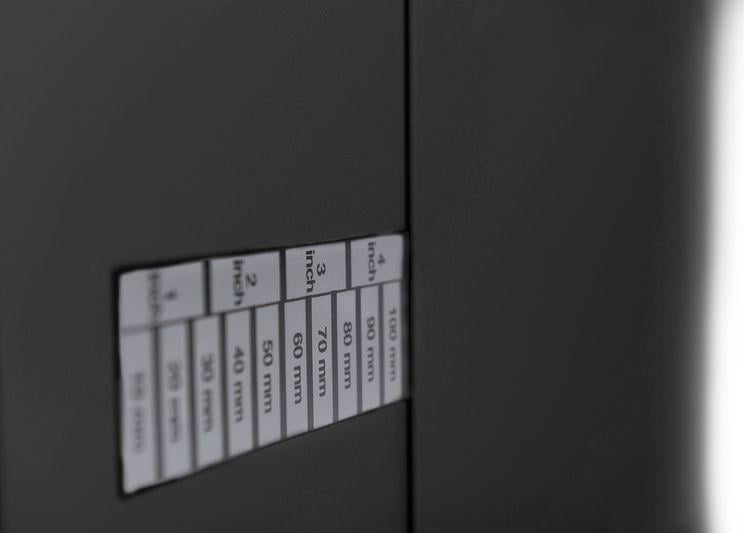 Kornizë muri për rack Digitus, 19", thellësi e rregullueshme, e zezë