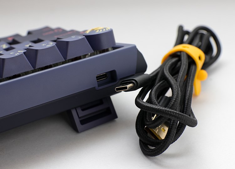 Tastierë lojërash Ducky One 3 Cosmic Blue Mini, MX-Brown, e kaltër