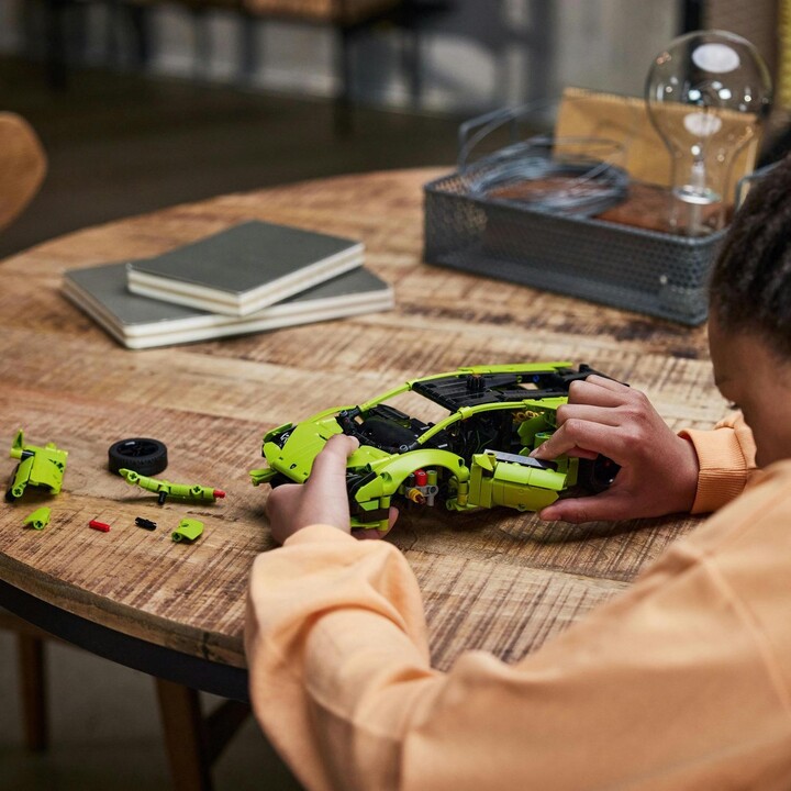 Makinë LEGO® Technic 42161 Lamborghini Huracán Tecnica