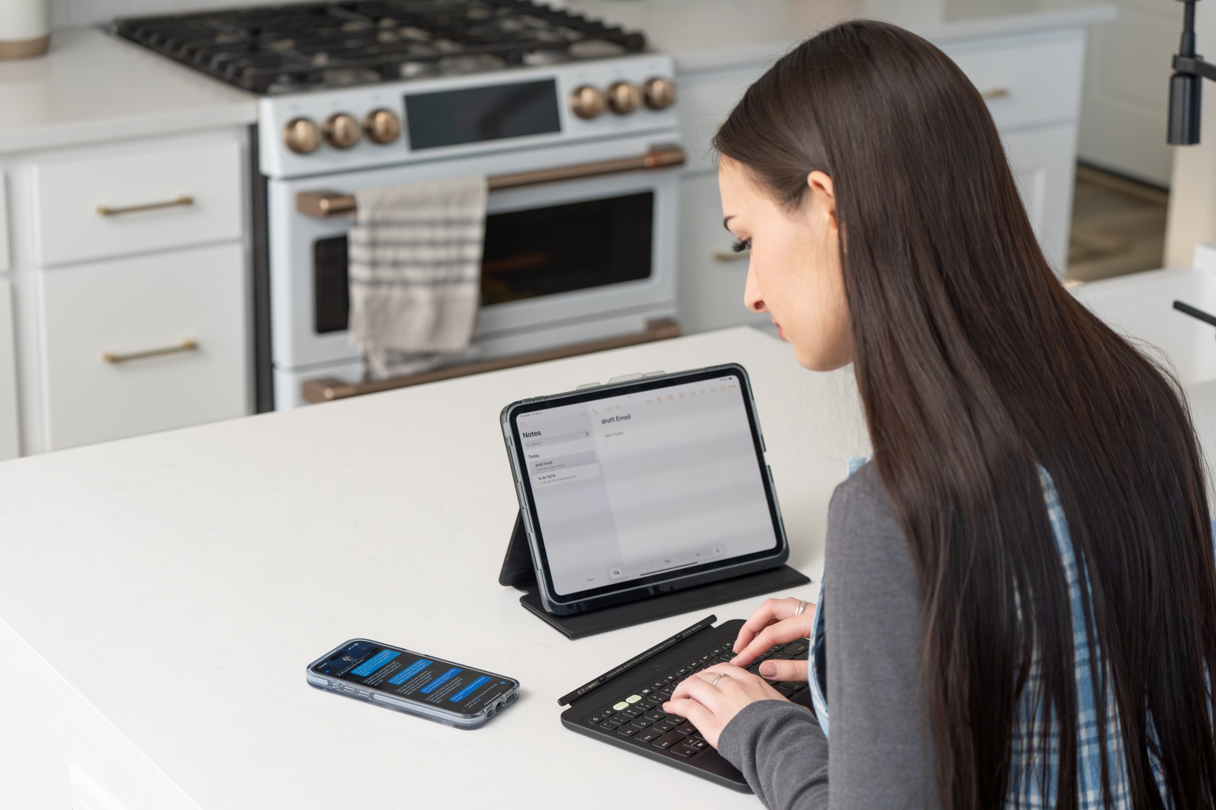 Tastierë me kopertinë ZAGG Pro Keys 2 për iPad Air 11", me ndriçim, e zezë