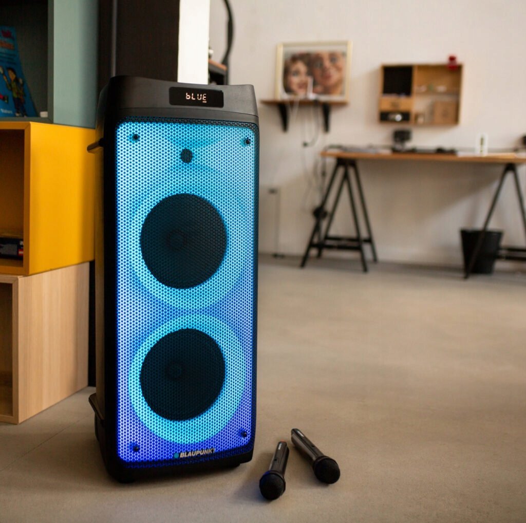 Altoparlant Bluetooth Blaupunkt BT Karaoke, 700W, LED, 2 mikrofona