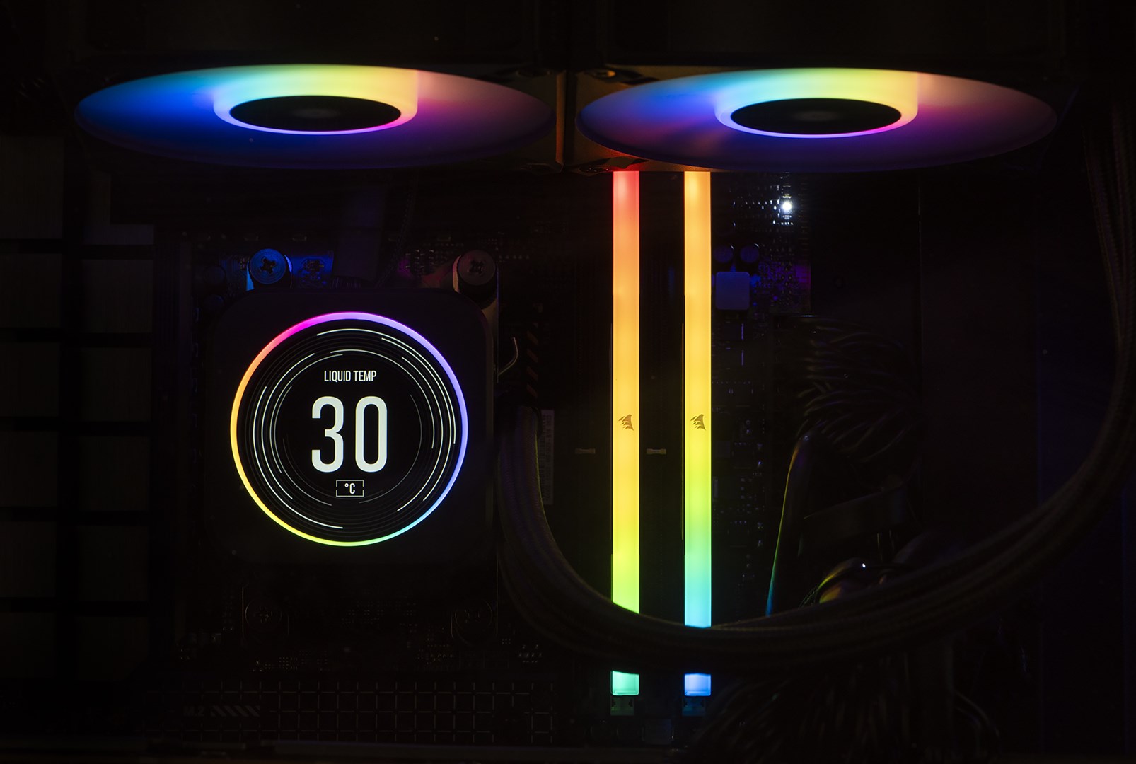 Kompjuter Actina, AMD Ryzen 7 7800X3D, 32GB DDR5, 2TB SSD, RX 7900 XT, i zi