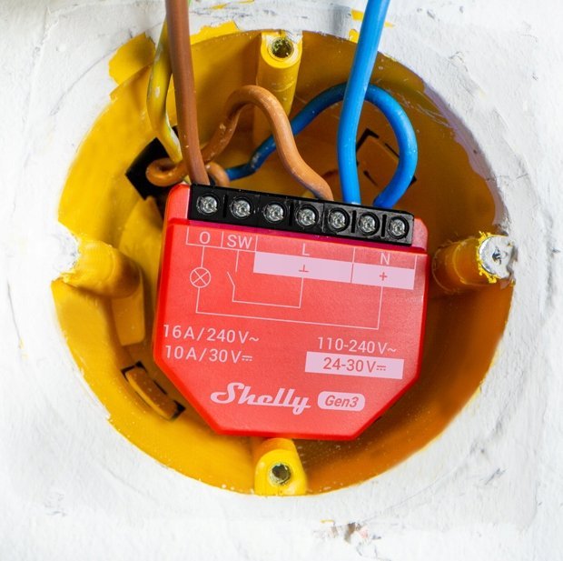 Ndërprerës smart Shelly 1PM Gen3, Bluetooth dhe Wi‑Fi, matje energjie