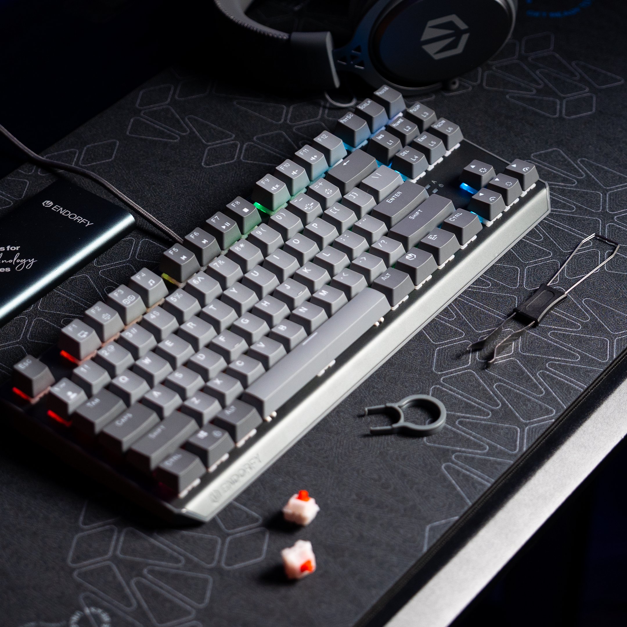 Tastierë gaming Endorfy Thock V2 TKL, mekanike, RGB, e zezë