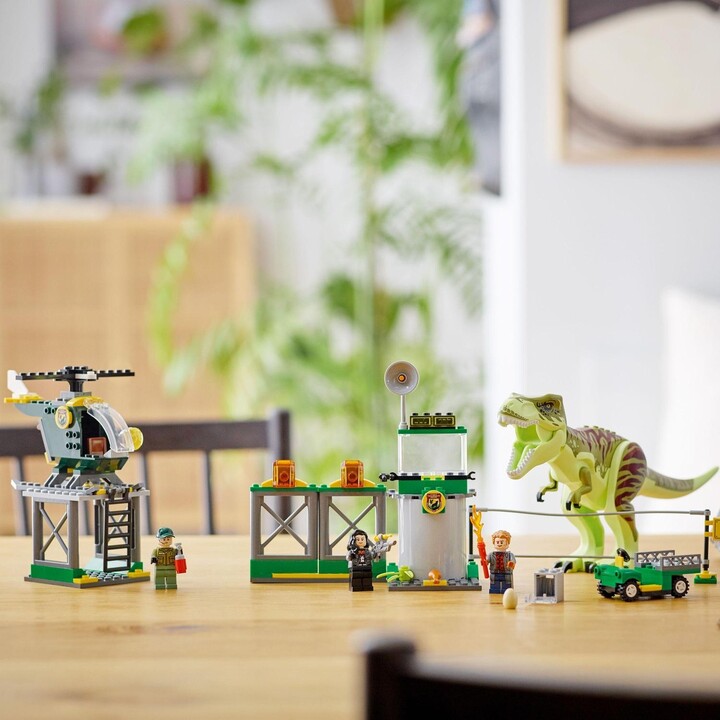 Set lodër LEGO® Jurassic World ™ 76944 T-rex Escape, 140 pjesë