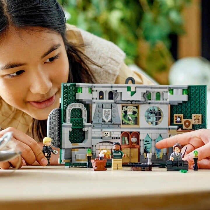 Set LEGO® Harry Potter™ 76410 Slytherin's Banner, 349 pjesë