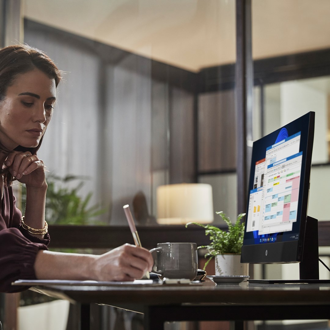 Kompjuter All-in-One HP ProOne 440 G9, i3-13100T, 8GB, 512GB SSD, 23.8", Windows 11 Pro, i zi/i argjendtë