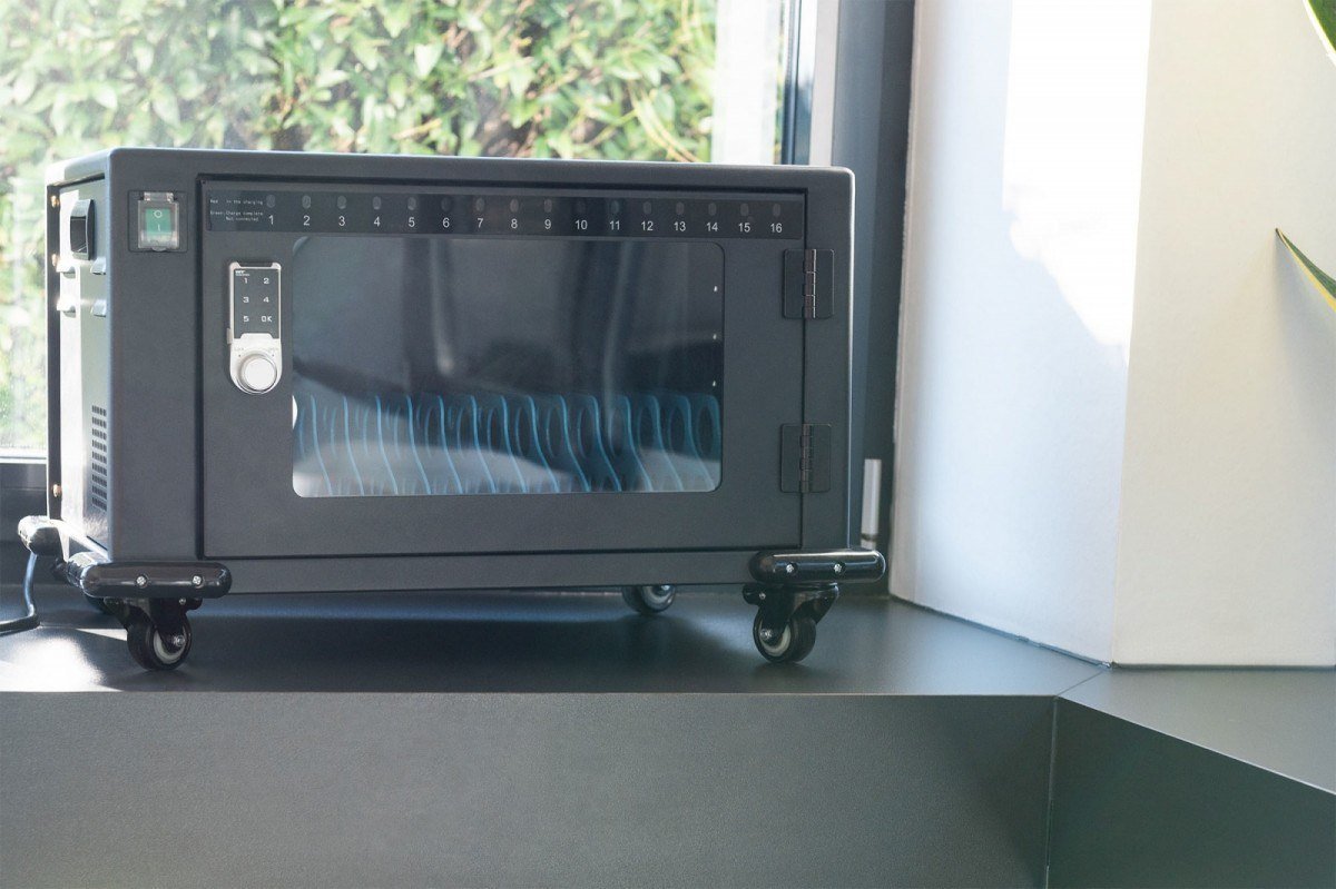 Dollap karikues Digitus Cabinet Mobile, 16 porta USB A, deri 14", me rrota