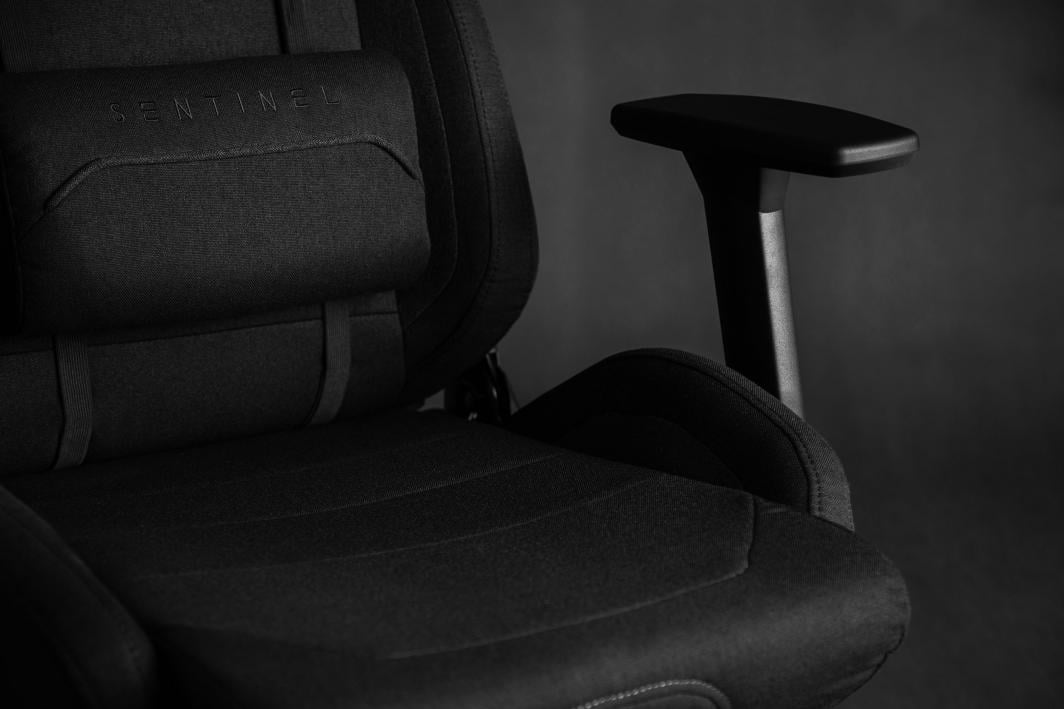 Karrige SENSE7 Sentinel, me pëlhurë, e zezë