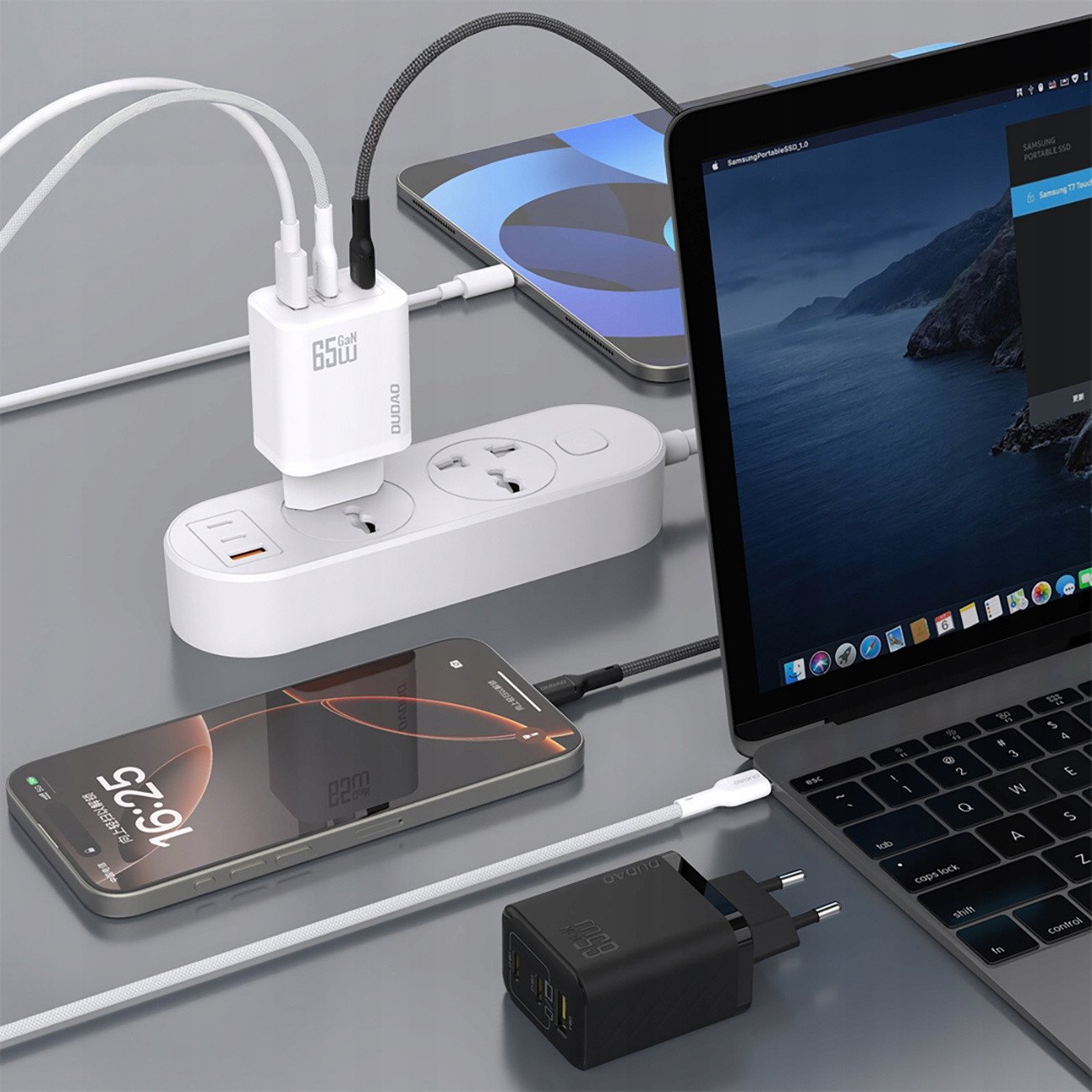 Полнач USB Dudao A29CEU, 65W GaN, 2x USB C 1x USB A, црн