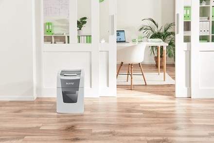 Shredder dokumentesh Leitz Small Office 100, auto 100 fletë, P-4, gri e bardhë
