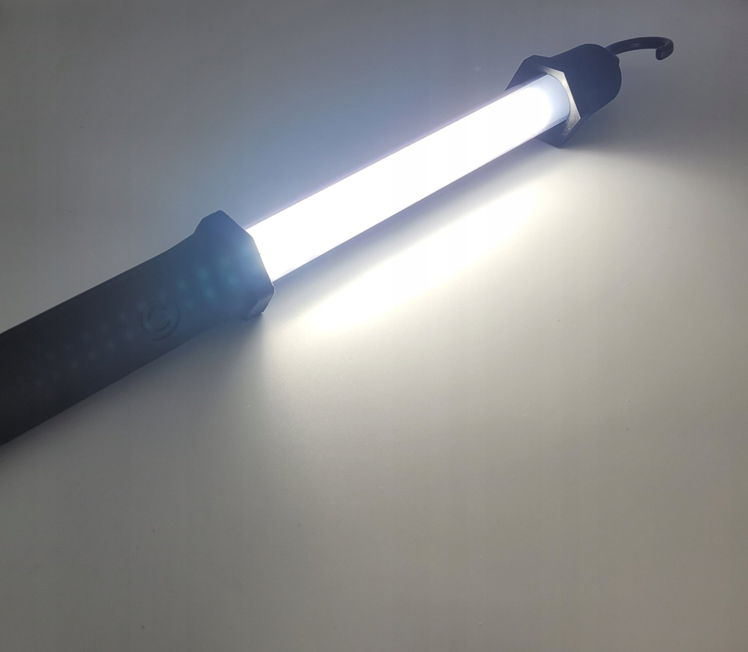 Dritë punëtorie Tiross Rechargeable Workshop Lamp 28 SMD LED, me bateri të rimbushshme, portative