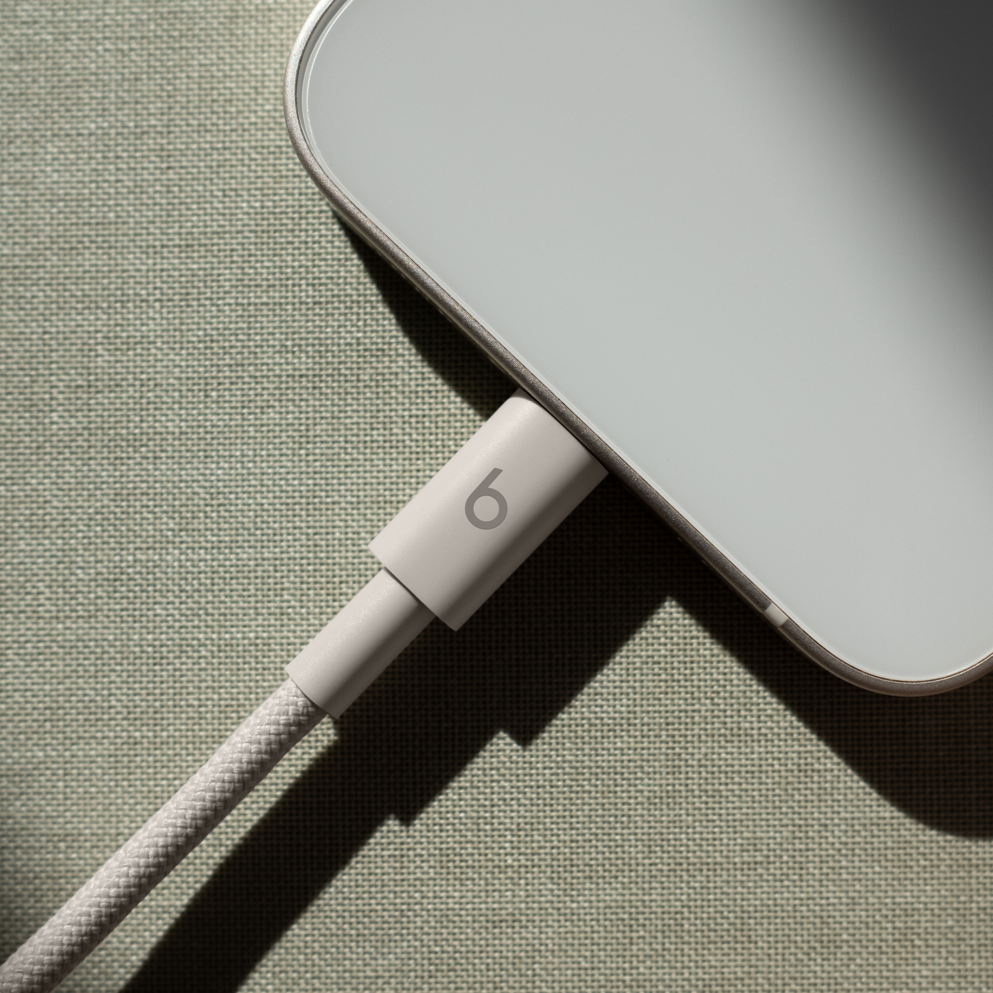 Beats USB-C to Lightning Woven Cable (1.5 m), Surge Stone